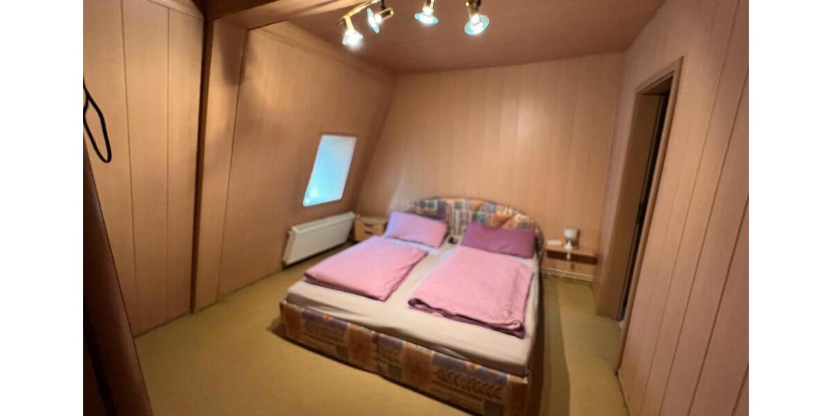 Reihenhaus Ellingen - 10 Zimmer, 240 m&sup2;, 385.000&euro; | Angebot:26367840