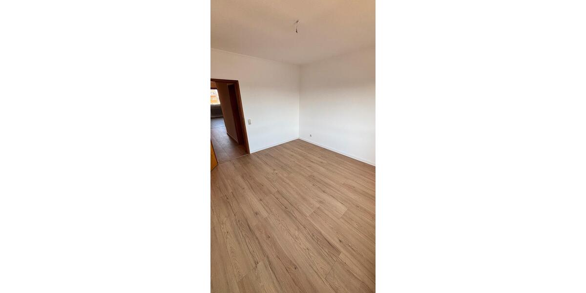 Etagenwohnung Schwalbach - 3 Zimmer, 96 m&sup2;, 975&euro; | Angebot:25509753