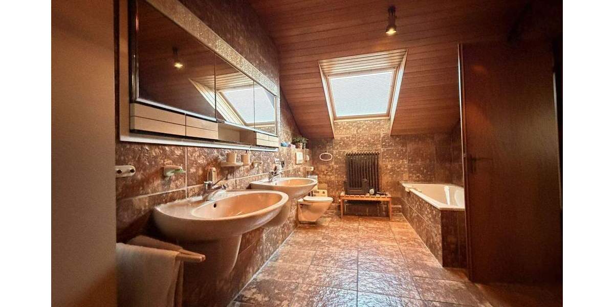 Einfamilienhaus Bretten Gölshausen - 7 Zimmer, 216 m&sup2;, 770.000&euro; | Angebot:24779450