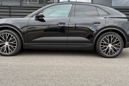 Porsche Macan 10.700 km 84.700 € Passau 94032