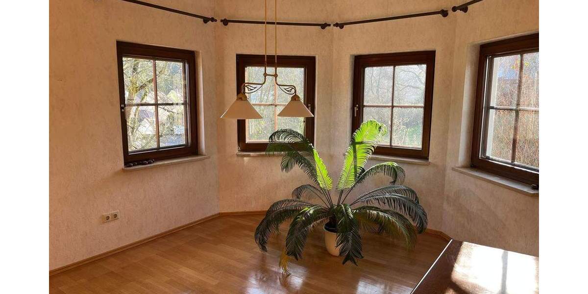 Einfamilienhaus Lawitz - 9 Zimmer, 304 m&sup2;, 365.000&euro; | Angebot:24180669