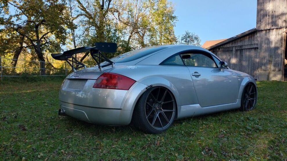 TT