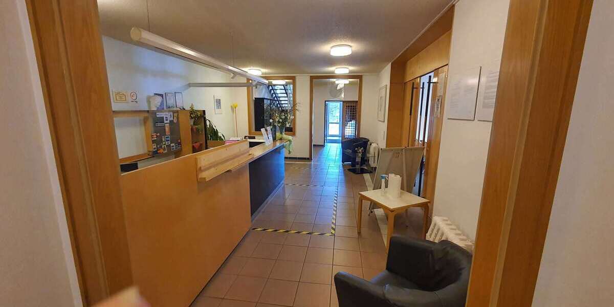 3-Sterne-Hotel mit 30 Zimmern und davor liegenden Baugrundstück 3 zimmer