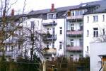 Günstige und DG 3-Zimmer mit Wanne, Abstellraum, Balkon und Laminat in guter Lage!