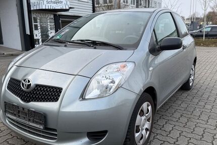 Toyota Yaris 225.000 km 799 &euro; Karlsruhe 76135