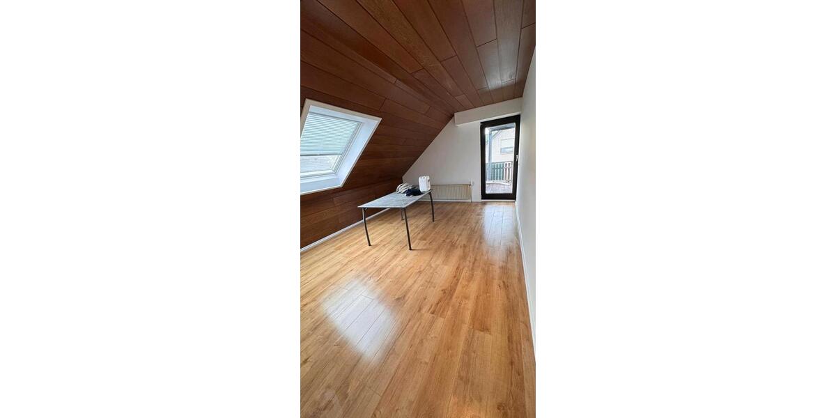 Dachgeschoßwohnung Bünde - 3 Zimmer, 84 m&sup2;, 950&euro; | Angebot:26676949