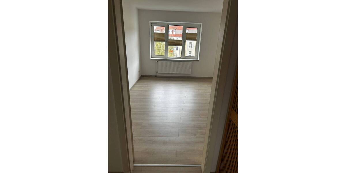 Etagenwohnung Stralsund Grünthal-Viermorgen - 3 Zimmer, 78 m&sup2;, 705&euro; | Angebot:26407966