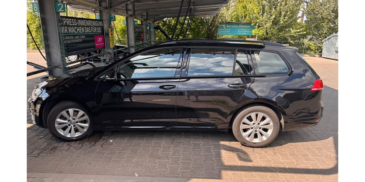 VW Golf 208.000 km 7.000 &euro; Regensburg 93053