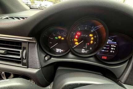 Porsche Macan 73.505 km 79.900 &euro; Kassel, documenta-Stadt 34128