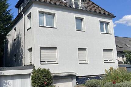 1-Zimmer-Dachgeschoßwohnung mit Einbauküche, 2 Balkone und Stellplatz in Essen-Borbeck