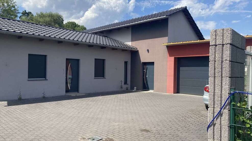 Haus zum Kaufen in Saarbrücken 481.200 € 207 m²