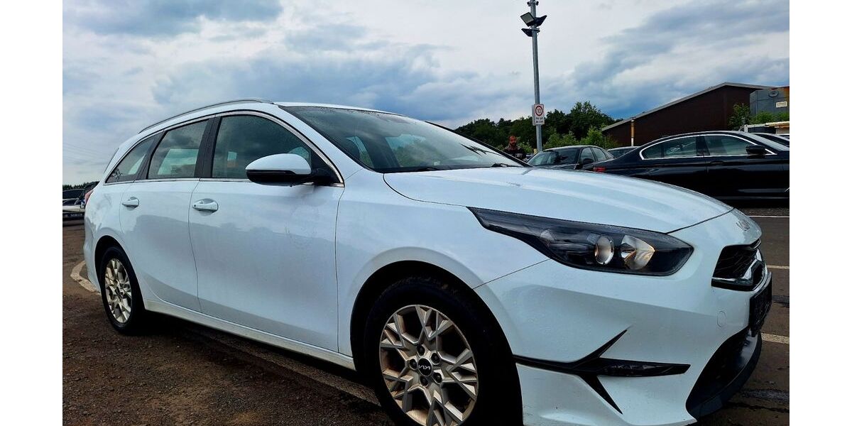 Kia ceed Sportswagon 125.000 km 12.500 &euro; Blankenfelde-Mahlow 15831