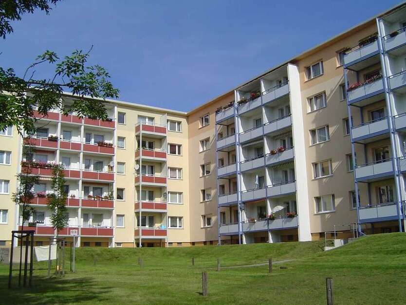 Wohnung zum Mieten in Chemnitz 272 € 49.04 m²