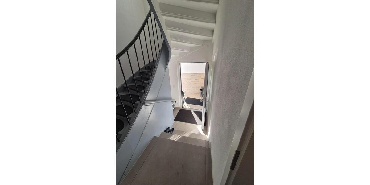 Einfamilienhaus Friedberg (Hessen) - 7 Zimmer, 200 m&sup2;, 4.000&euro; | Angebot:25402163