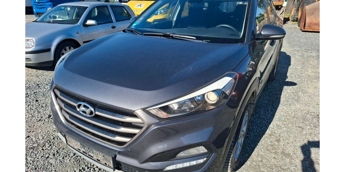 Hyundai TUCSON 202.000 km 8.900 &euro; Weiterstadt 64331