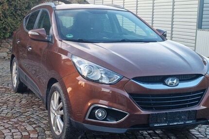 Hyundai ix35 110.000 km 9.999 &euro; Siebenlehn Großschirma 09603
