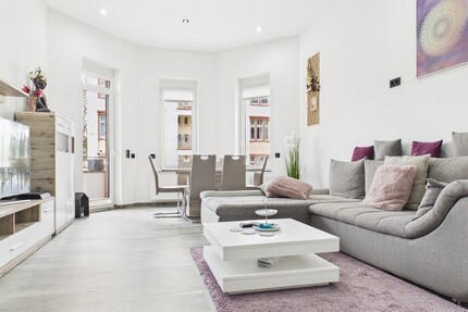 Exklusive 2-Zimmer-Wohnung mit Balkon, moderner Einbauküche und Stellplatz in Hanau - Wohnung Hanau | Angebot:26019443