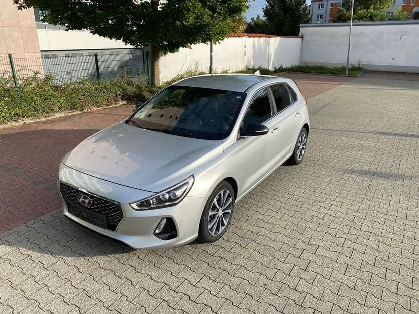 i30