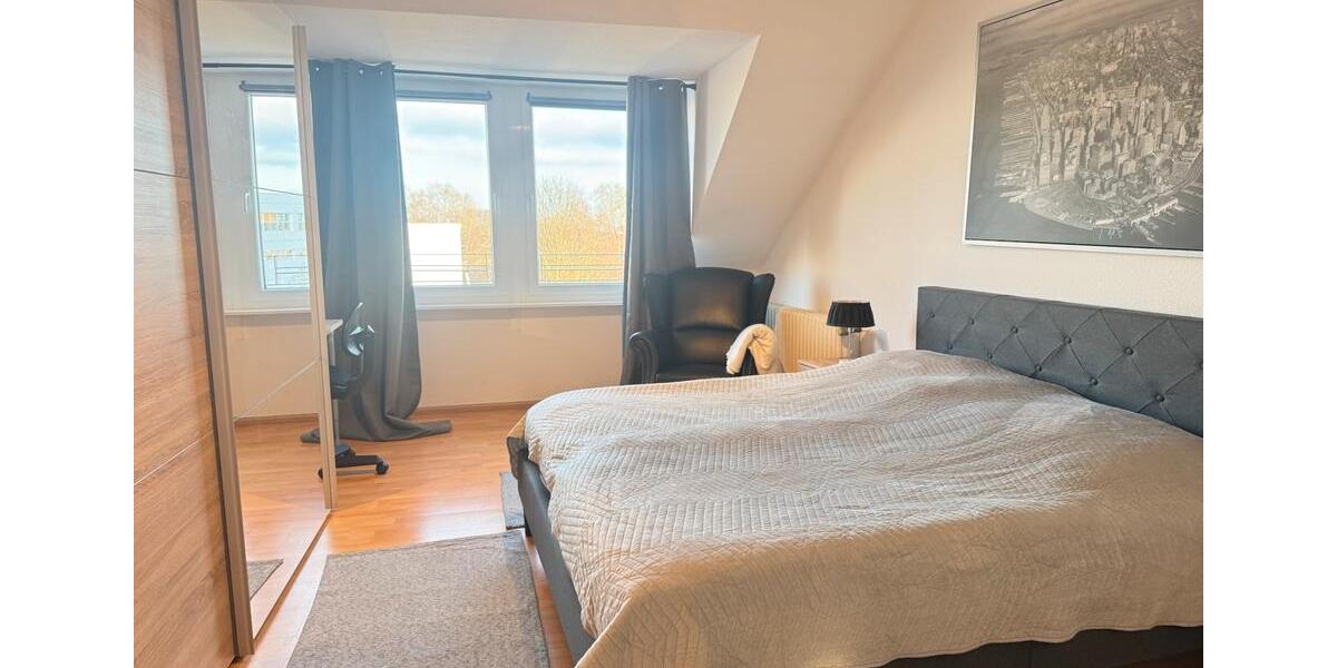 Dachgeschoßwohnung Neuss - 3 Zimmer, 75 m&sup2;, 1.675&euro; | Angebot:24729792