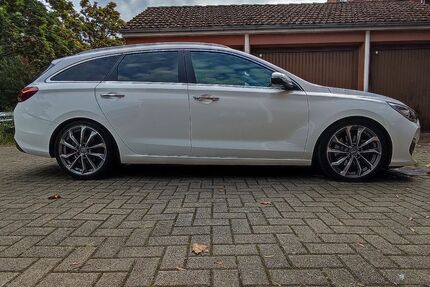 Hyundai i30 81.221 km 14.299 &euro; Hannover 30457