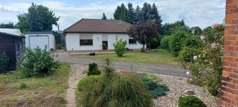Einfamilienhaus (Bungalowstil)