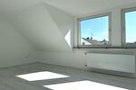 Frisch renovierte Dachgeschosswohnung zimmer