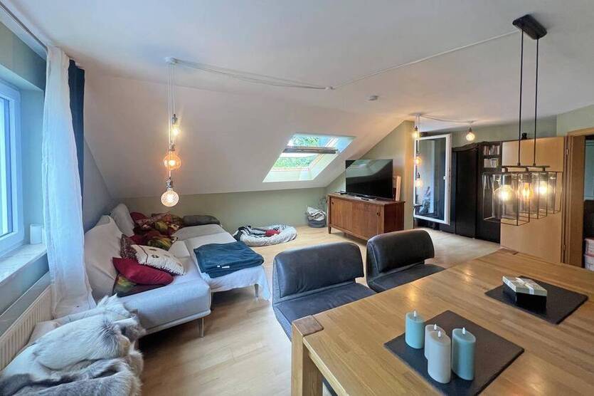 Raus aus dem Trubel :) Große 2½ R.-Maisonette mit Balkon & Garten-Mitbenutzung in Stadtwald