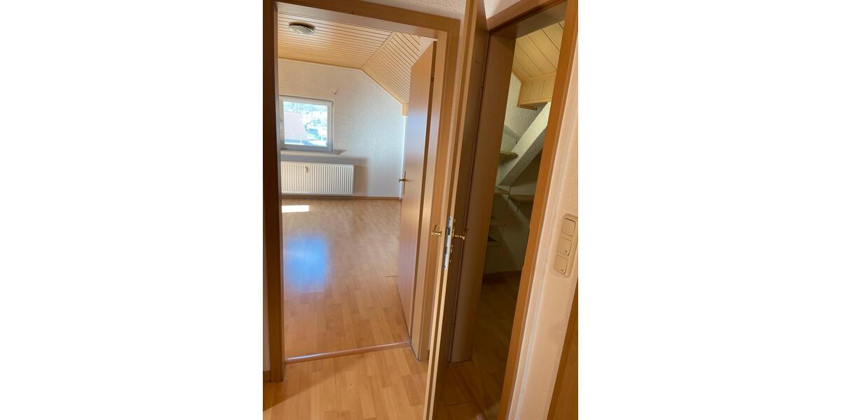 Dachgeschoßwohnung Stadtallendorf - 2.5 Zimmer, 79 m&sup2;, 650&euro; | Angebot:25568207