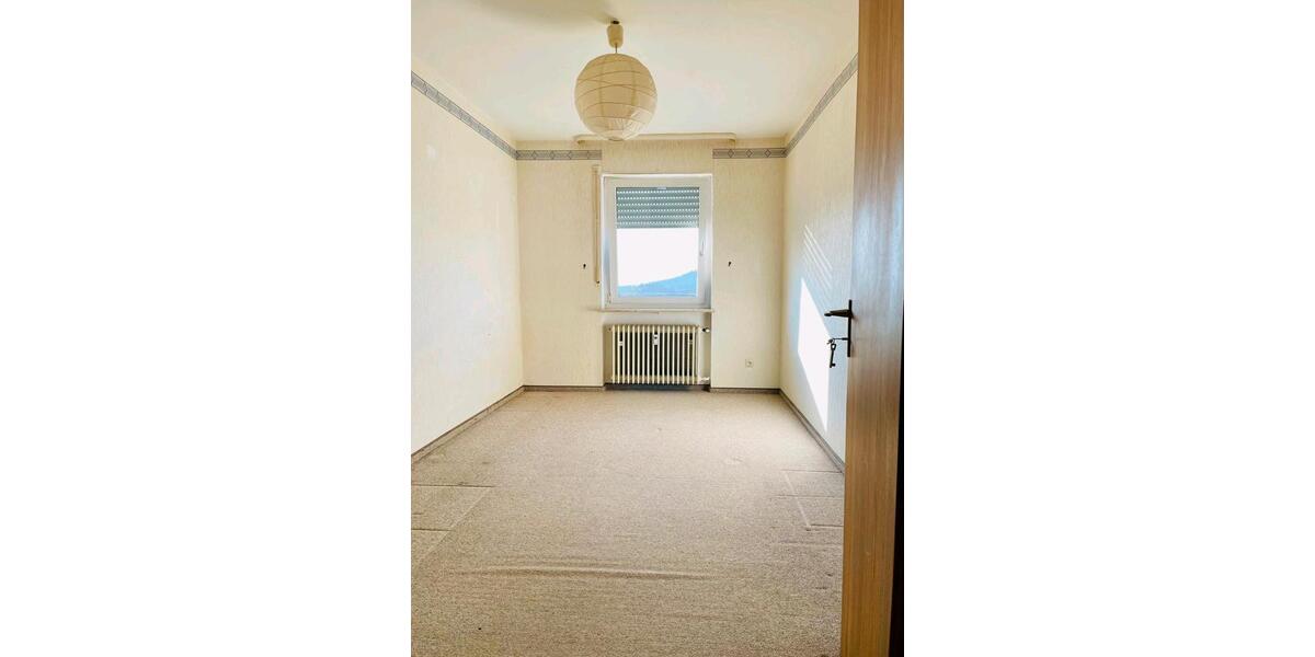 Etagenwohnung Kemnath - 4 Zimmer, 90 m&sup2;, 700&euro; | Angebot:25158100