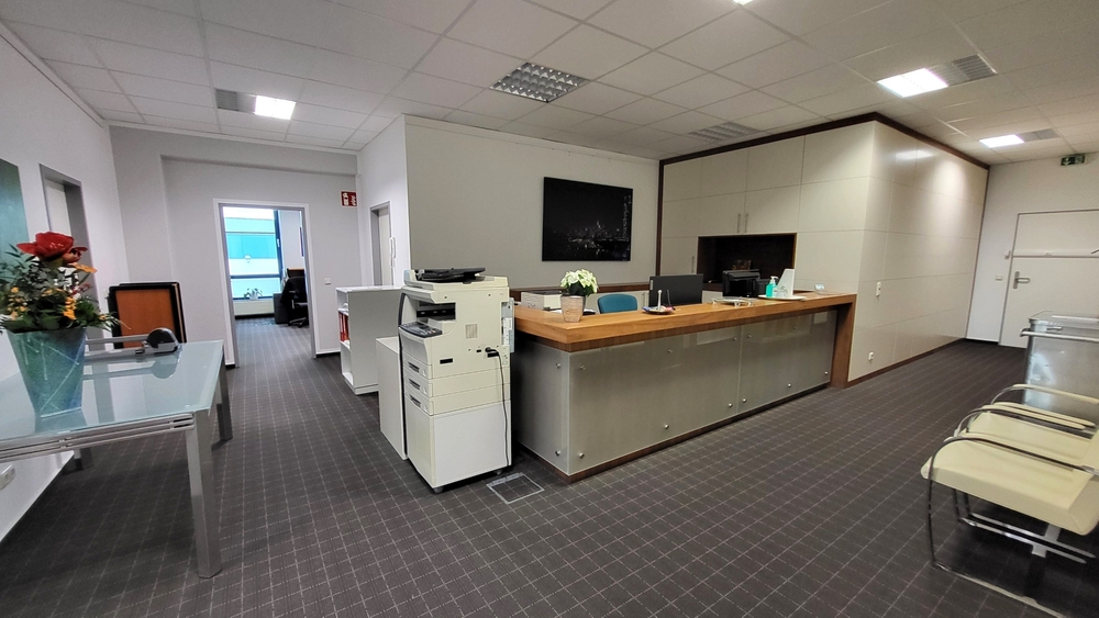 Hofheim Mitte - Moderne Bürofläche mit ca. 172 m² 3.5 zimmer