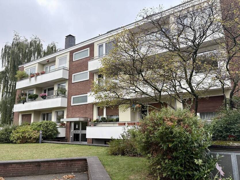 Umfassend sanierte 3-Zimmer-Wohnung mit Balkon in Düsseldorf-Niederkassel
