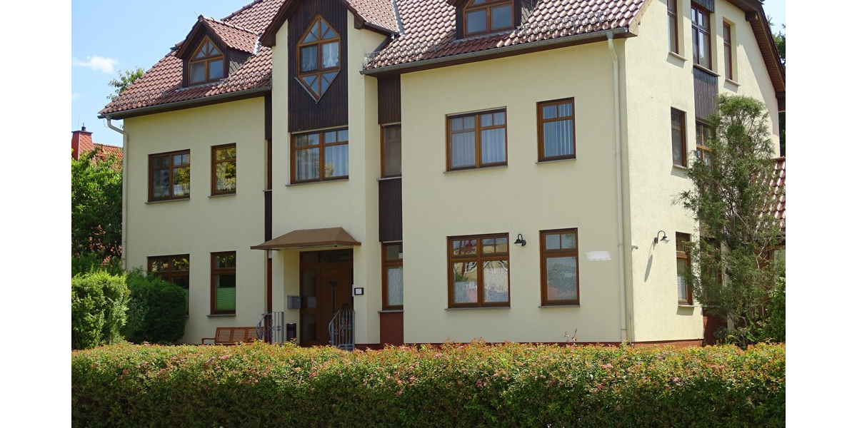 Wohnen und Arbeiten unter einem Dach- großzügiges EFH mit Einliegerwohnung und Arztpraxis 12 zimmer