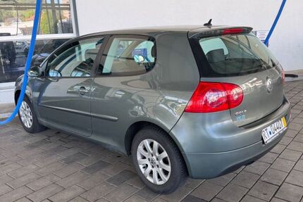 VW Golf 112.000 km 3.900 &euro; Reutlingen 72770