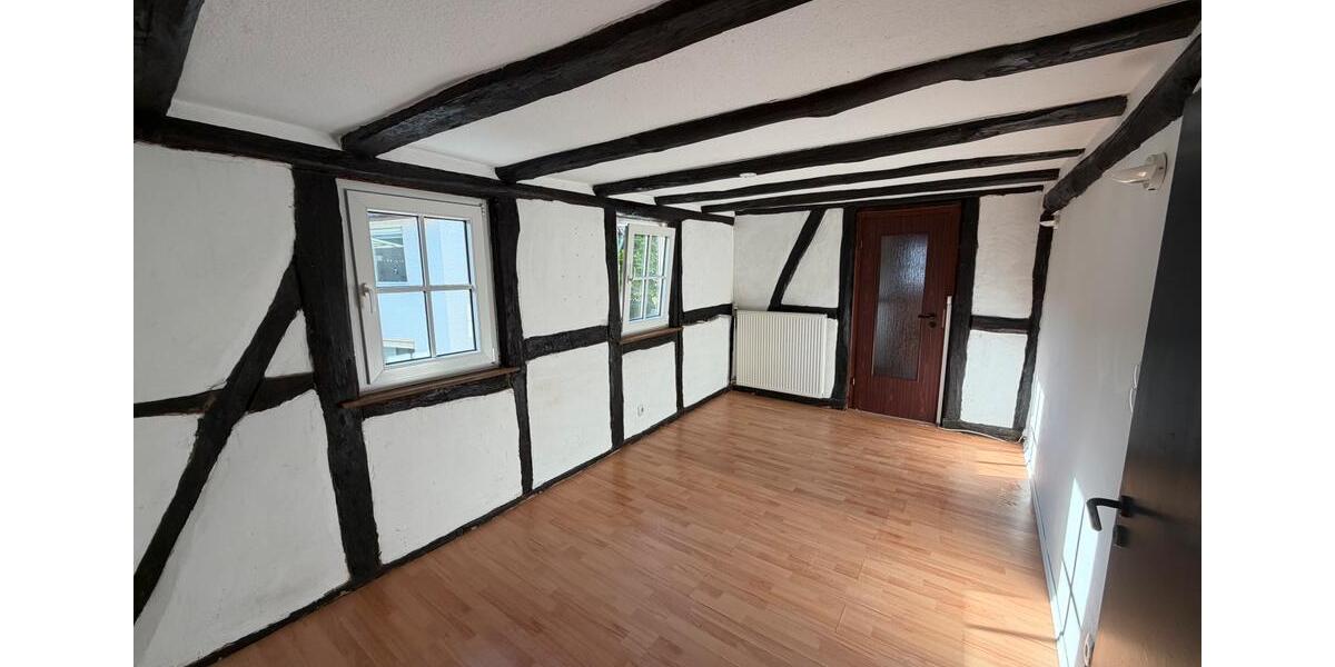 Etagenwohnung Neuental - 5 Zimmer, 125 m&sup2;, 700&euro; | Angebot:26375825