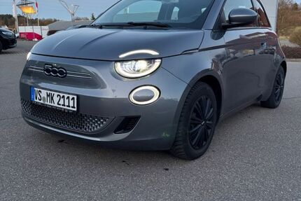 Fiat 500e 32.707 km 18.499 &euro; Villingen-Schwenningen 78052