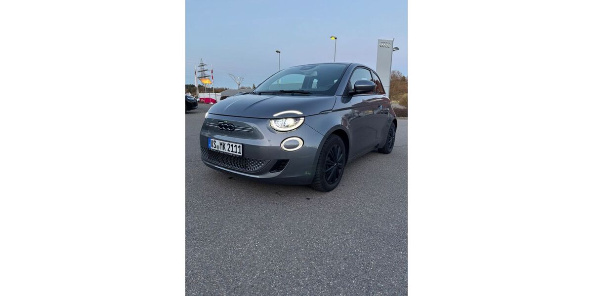 Fiat 500e 32.707 km 18.499 &euro; Villingen-Schwenningen 78052