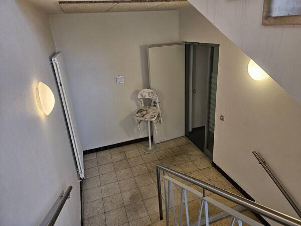 Gewerbeimmoblie mit Hallen- und Büroflächen zimmer