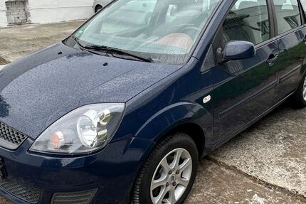 Ford Fiesta 89.512 km 2.950 &euro; Frankfurt (Oder) 15234