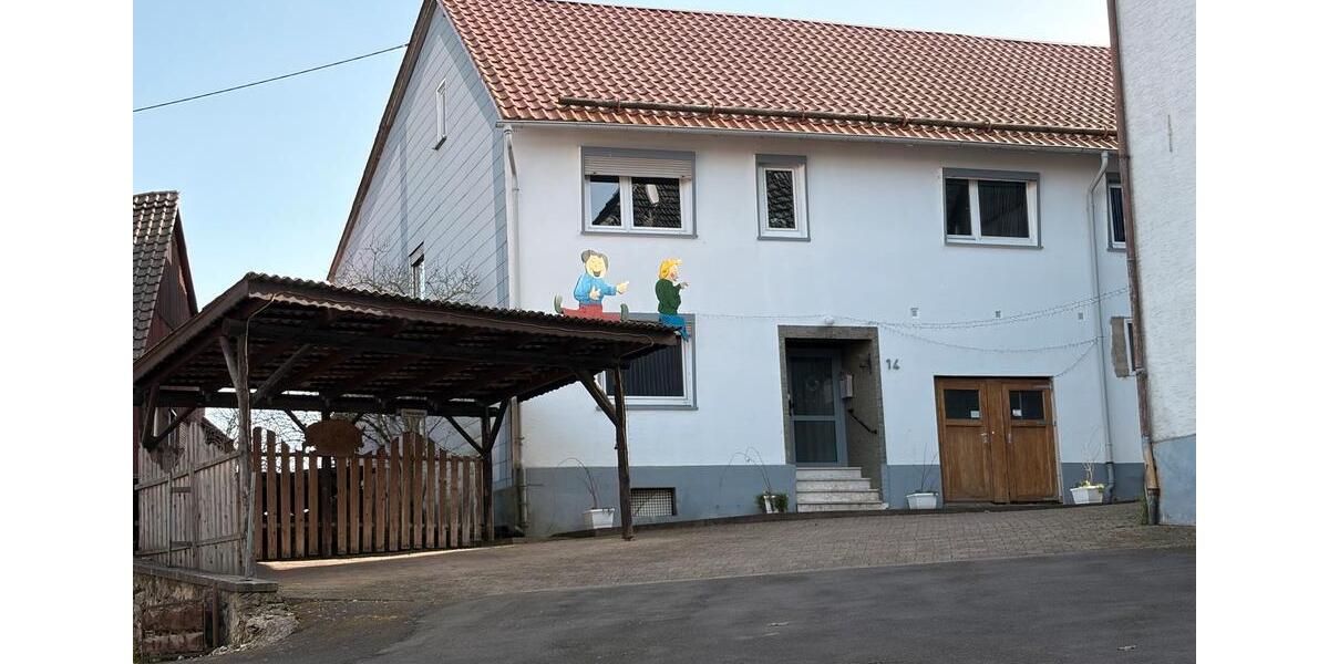 Einfamilienhaus Feldatal - 8 Zimmer, 280 m&sup2;, 1.290&euro; | Angebot:26604948