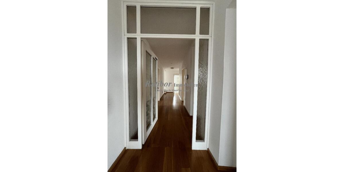 Außergewöhnliche und sehr großzügige 5 Zimmer Mansardenwohnung mit Dachterrasse und Wintergarten - Terrassenwohnung Roth Eckersmühlen | Angebot:26737654