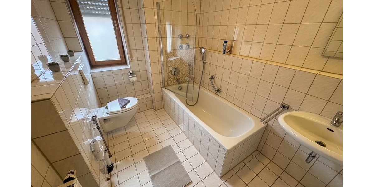 Gepflegte 1-Zi-Wohnung im Zentrum von Freilassing - Ideal für Singles, Pendler oder Kapitalanleger - Etagenwohnung Freilassing Freilassing | Angebot:27295030