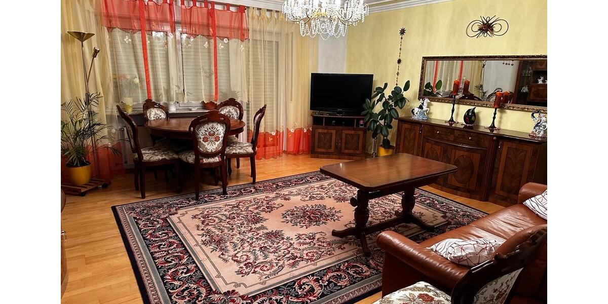 3-ZKB im Erdgeschoss mit Balkon 3.5 zimmer