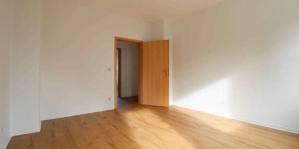 Etagenwohnung Döbeln - 3 Zimmer, 64 m&sup2;, 44.900&euro; | Angebot:26143684