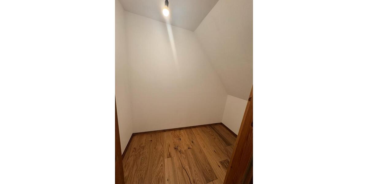 Dachgeschoßwohnung Barum - 2 Zimmer, 72 m&sup2;, 650&euro; | Angebot:26320670