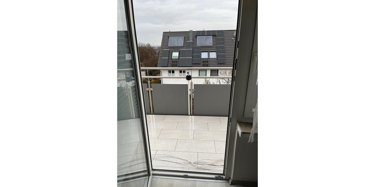 2 Zimmer DG-Wohnung mit Balkon, EBK und Stellplatz 2 zimmer