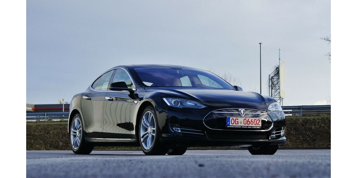 Tesla Model S 59.500 km 18.999 € Ettenheim 77955