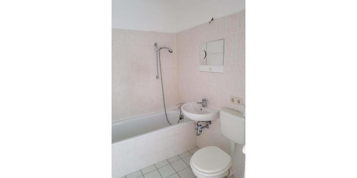 Etagenwohnung Neubrandenburg Datzeberg - 3 Zimmer, 69 m&sup2;, 380&euro; | Angebot:26251255