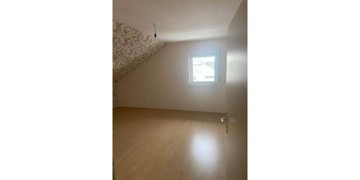 Etagenwohnung Höhr-Grenzhausen Grenzhausen - 2 Zimmer, 79 m&sup2;, 660&euro; | Angebot:23945151