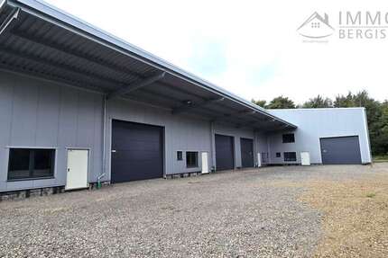 Halle in Radevormwald 2.750.000 € 1600 m² zimmer