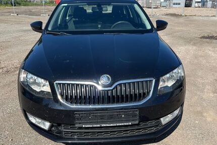 Skoda Octavia 295.343 km 4.490 € Hamburg 22113